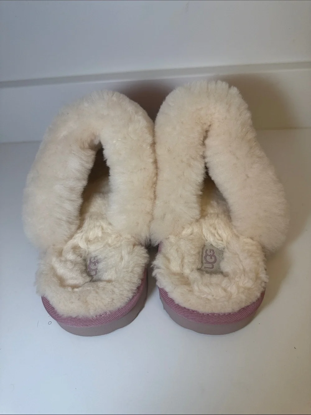 UGG Pink Star Shearling Cuff Slippers - Big Kids Size 6